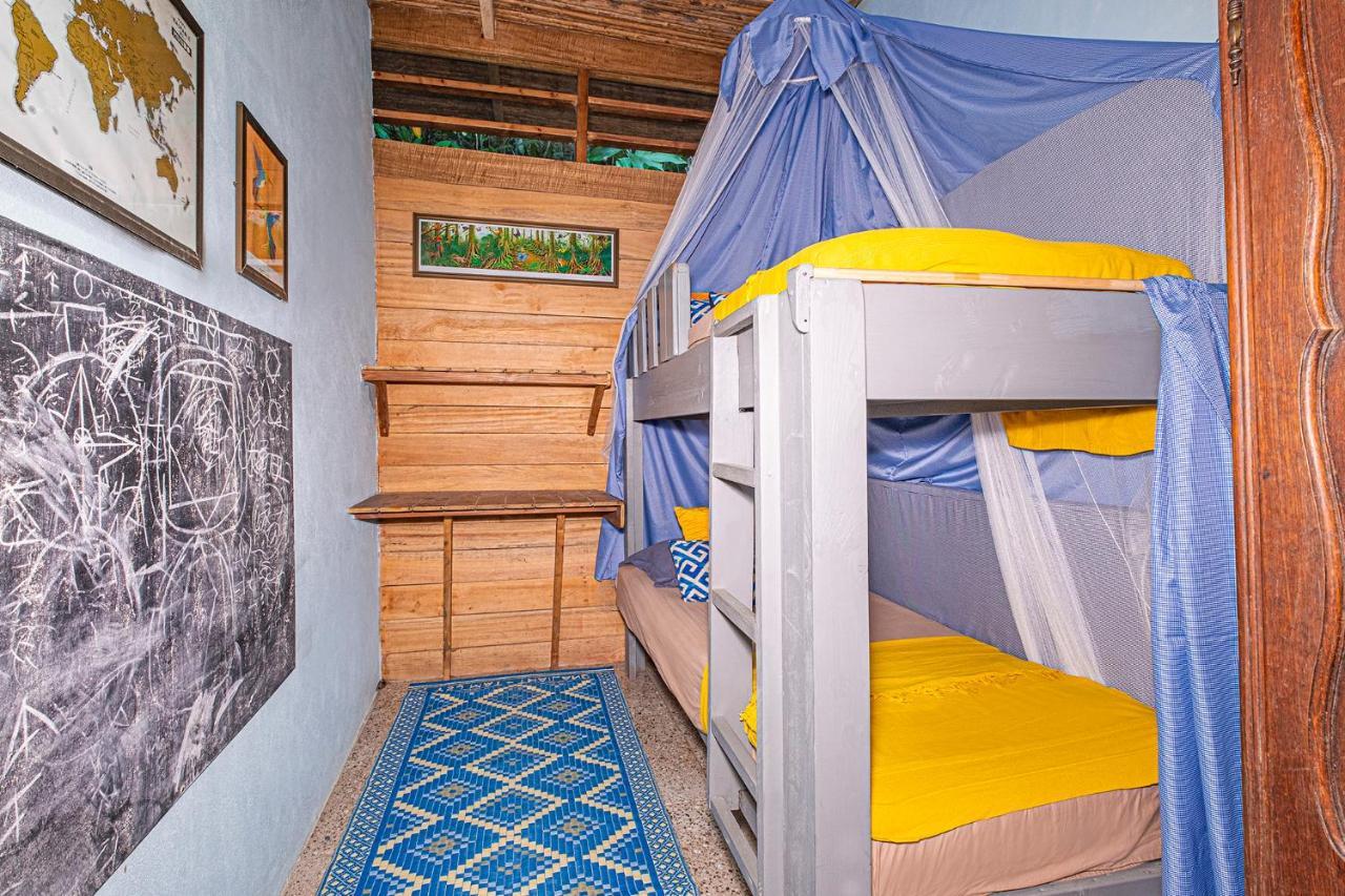 Casa La Colmena Villa Кахуита Екстериор снимка