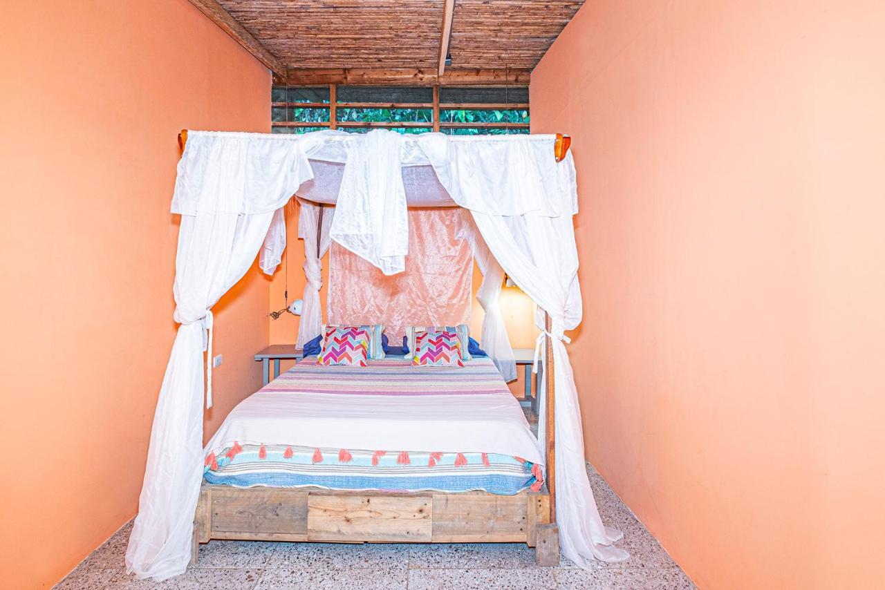 Casa La Colmena Villa Кахуита Екстериор снимка